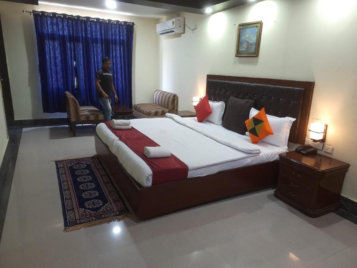 Hotel Surya Beach Inn Purî Extérieur photo
