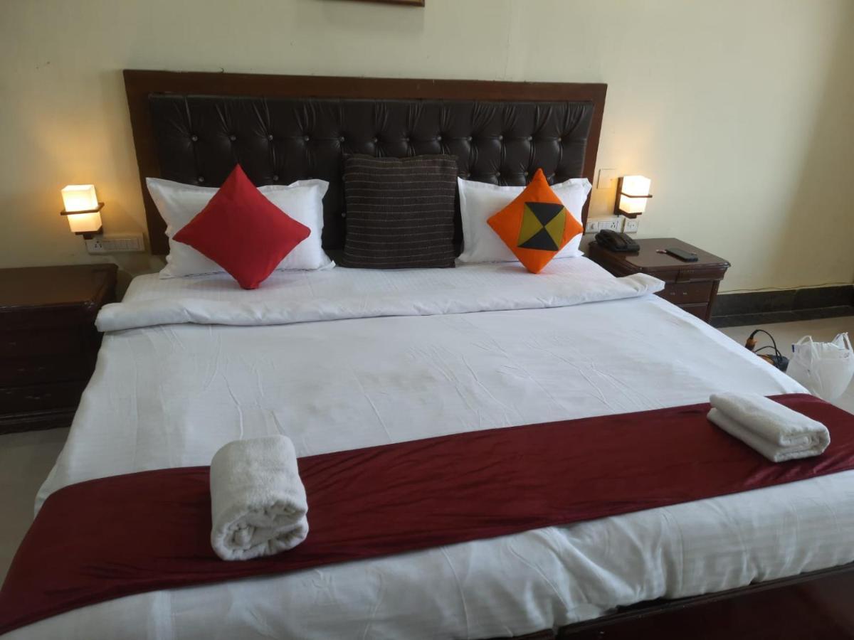 Hotel Surya Beach Inn Purî Extérieur photo