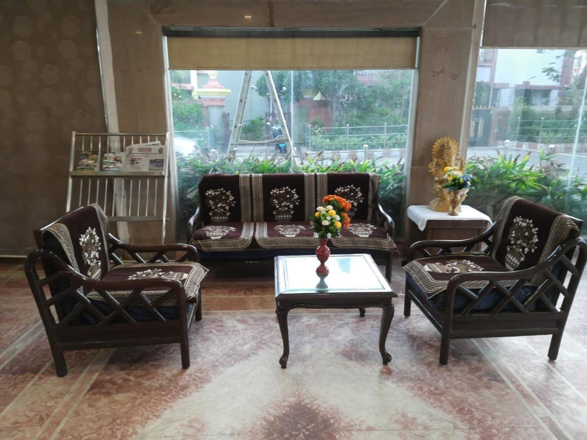Hotel Surya Beach Inn Purî Extérieur photo