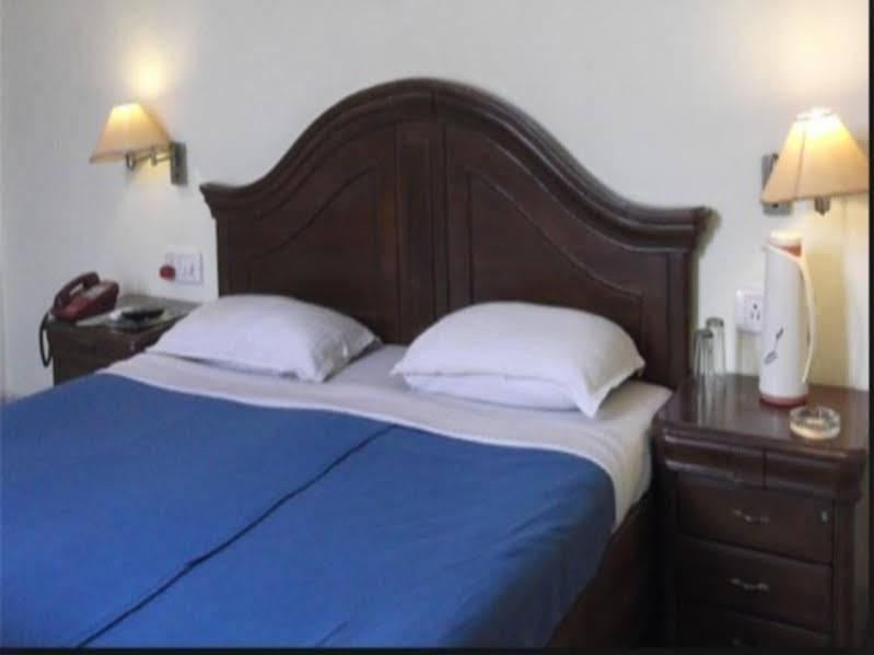 Hotel Surya Beach Inn Purî Extérieur photo